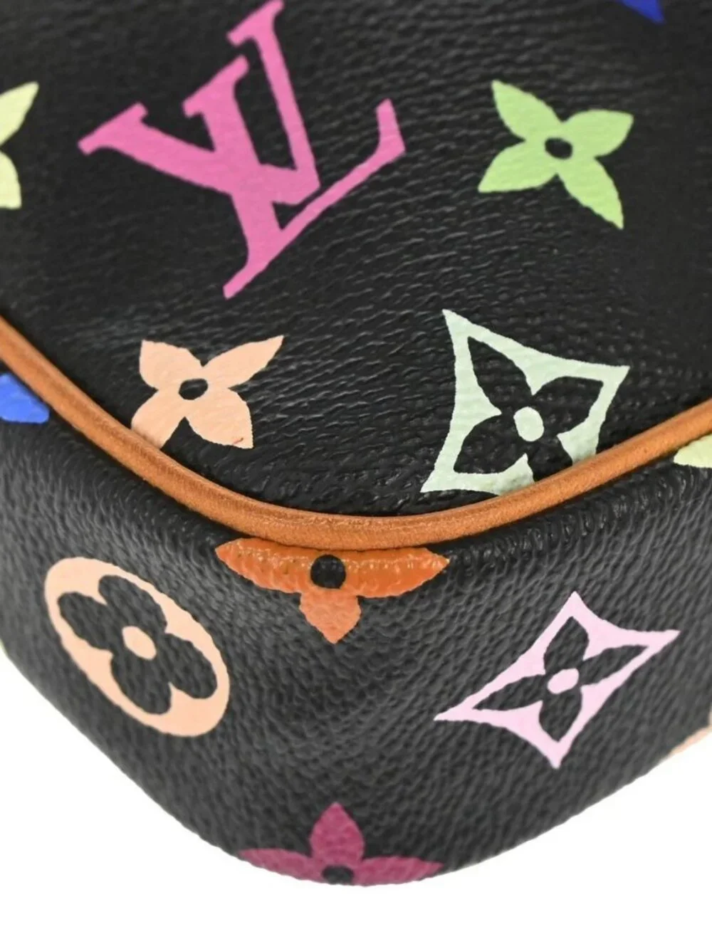 Louis Vuitton outside 	a+